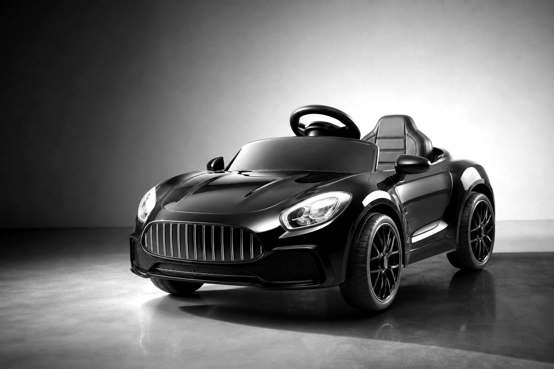 Ride-on toy car